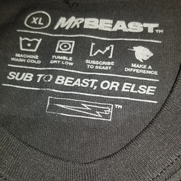 Mr beast signed xl shirt and sticker - Picture 2 of 6